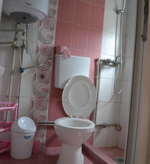 اتاق استاندارد یک تخته با سرویس بهداشتی مشترک, Hostel Valentin