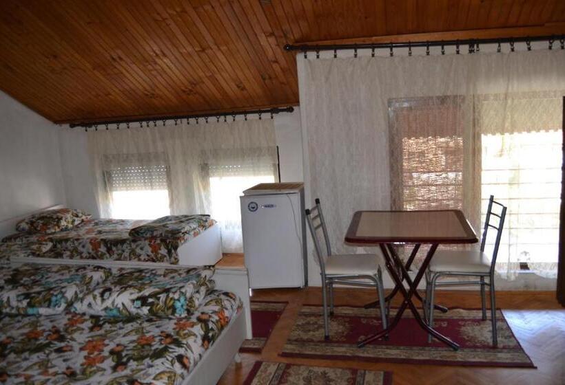 Четырехместный Номер Стандарт, Hostel Valentin