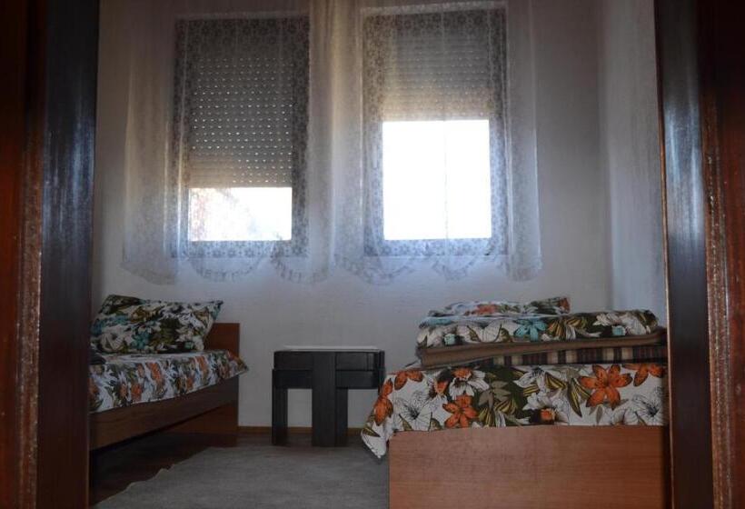 اتاق استاندارد با سرویس بهداشتی مشترک, Hostel Valentin