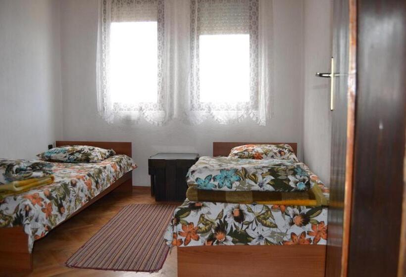 اتاق عادی, Hostel Valentin