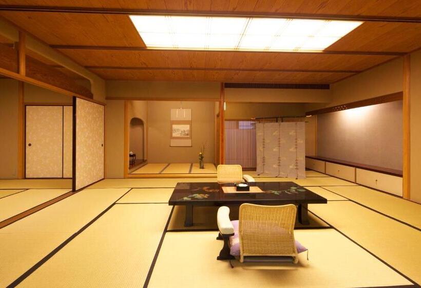 اتاق لوکس, Unzen Hanzuiryo By Onko Chishin