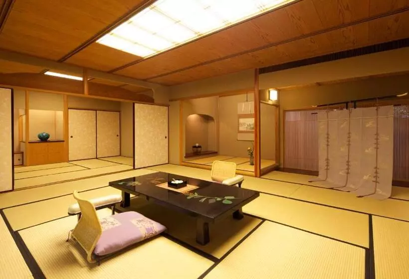 デラックスルーム, Unzen Hanzuiryo By Onko Chishin