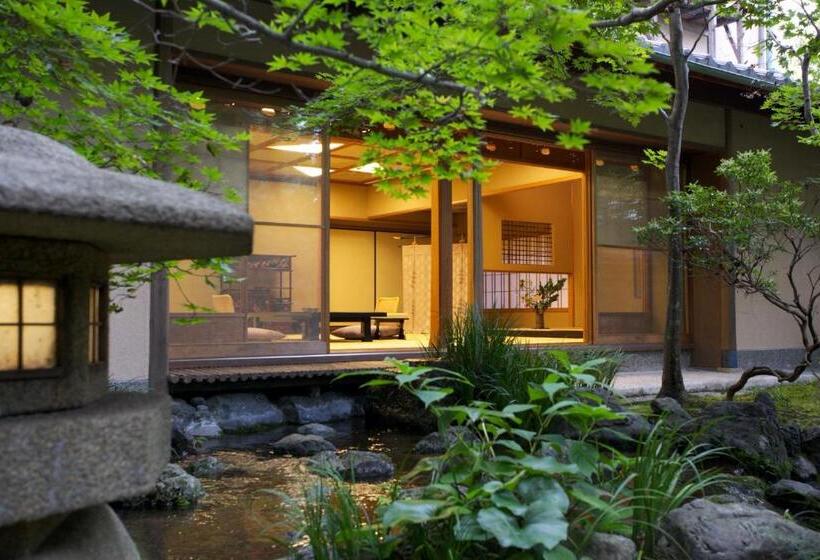 اتاق لوکس, Unzen Hanzuiryo By Onko Chishin