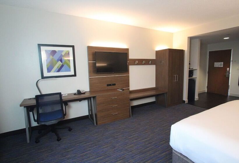 Номер Стандарт, Holiday Inn Express Hotel & Suites Charleston   North, An Ihg