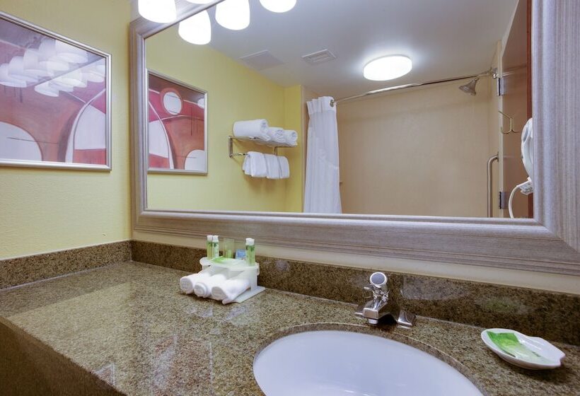 Номер Стандарт, Holiday Inn Express Hotel & Suites Charleston Ashley Phosphate, An Ihg