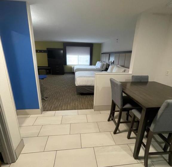 جناح مزود بجاكوزى, Holiday Inn Express Hotel & Suites Las Vegas, An Ihg