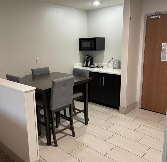 Люкс с гидромассажем, Holiday Inn Express Hotel & Suites Las Vegas, An Ihg