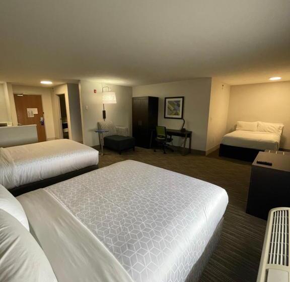 Люкс с гидромассажем, Holiday Inn Express Hotel & Suites Las Vegas, An Ihg