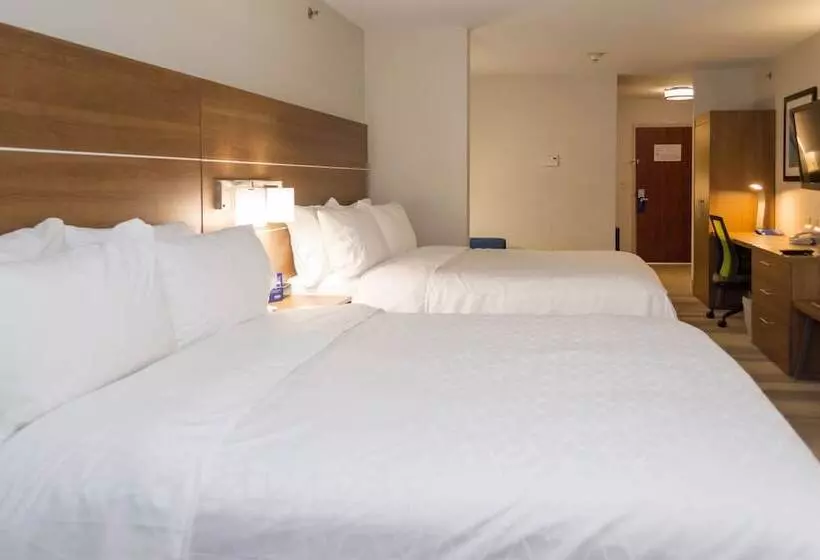 سوییت, Holiday Inn Express Hotel & Suites Muskogee, An Ihg