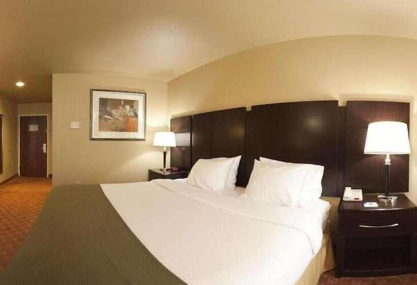 带阳台套房, Holiday Inn Express Hotel & Suites Muskogee, An Ihg