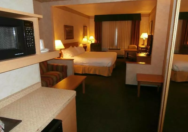 キングサイズベッドのエクゼクティブルーム, Holiday Inn Express Hotel & Suites Raton, An Ihg