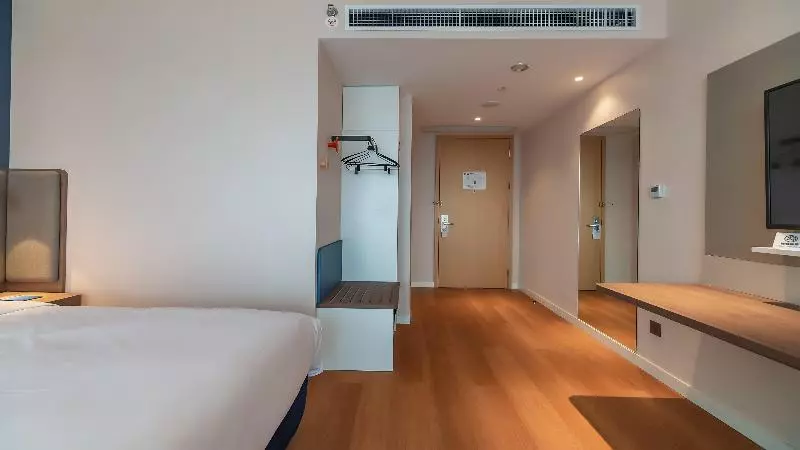 キングサイズベッドのスイートルーム, Holiday Inn Express Hotel & Suites Raton, An Ihg