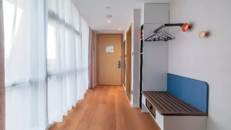 キングサイズベッドのスイートルーム, Holiday Inn Express Hotel & Suites Raton, An Ihg