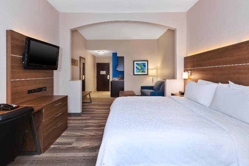 Люкс Кровать Кинг, Holiday Inn Express Hotel & Suites Warminster Horsham, An Ihg