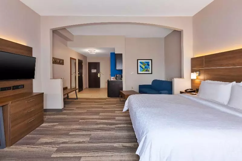 身障者適用スイートルーム, Holiday Inn Express Hotel & Suites Warminster Horsham, An Ihg