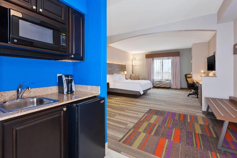 Люкс Кровать Кинг, Holiday Inn Express Hotel & Suites Warminster Horsham, An Ihg