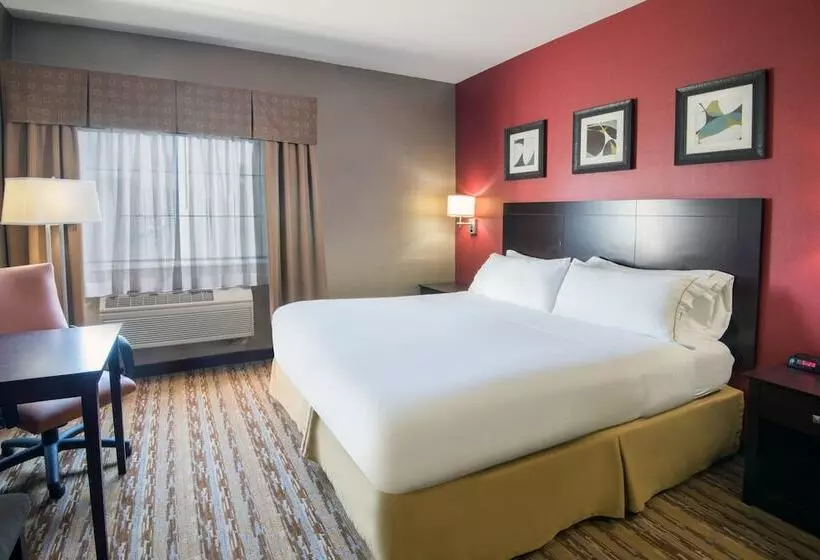 スイート, Holiday Inn Express Hotel & Suites Wauseon, An Ihg