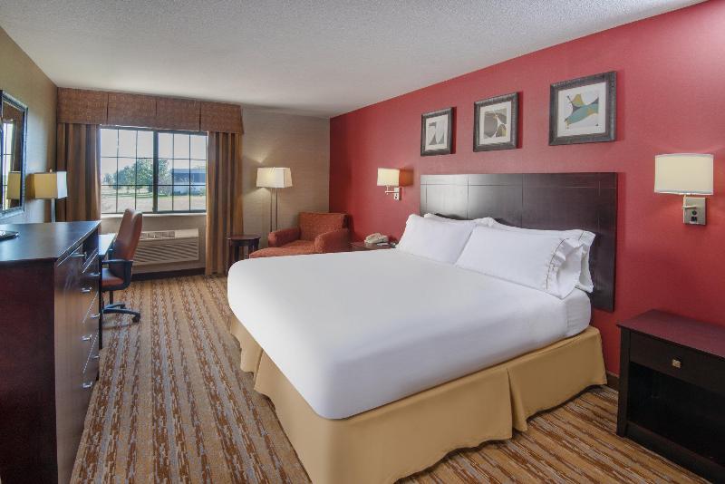 Стандартный Номер Кровать Кинг, Holiday Inn Express Hotel & Suites Wauseon, An Ihg