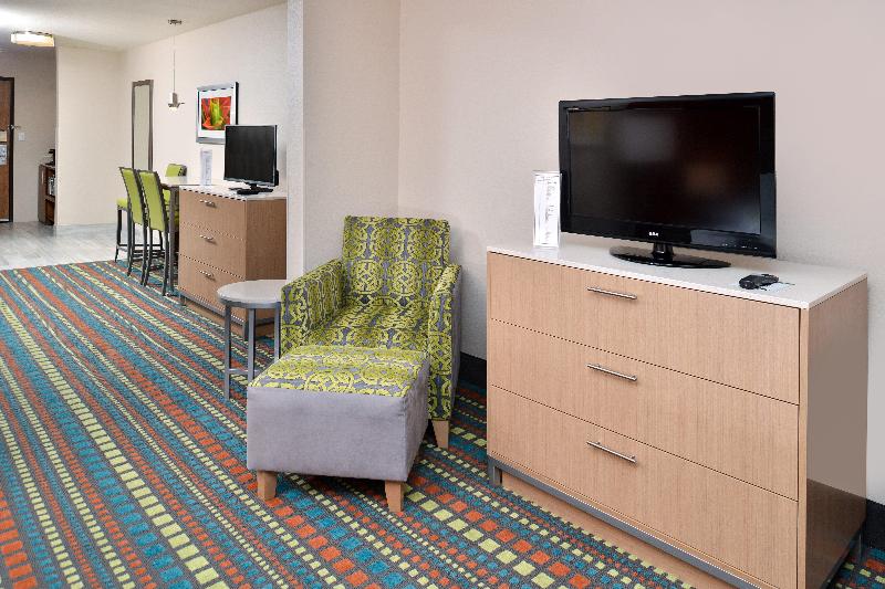 带双人大床的行政管理套房, Holiday Inn Express Albuquerque N Bernalillo, An Ihg