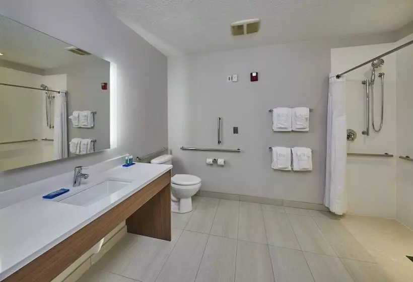身障者適用スイートルーム, Holiday Inn Express Hotel & Suites Medford Central Point, An Ihg