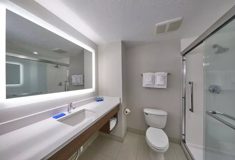 身障者適用スイートルーム, Holiday Inn Express Hotel & Suites Medford Central Point, An Ihg