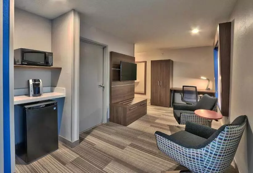 キングサイズベッドのスイートルーム, Holiday Inn Express Socorro, An Ihg