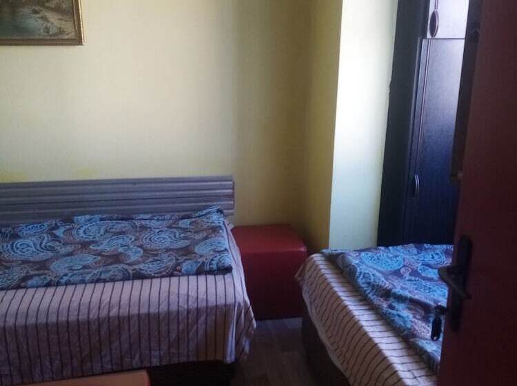 اتاق استاندارد, Pink Hostel Mimi