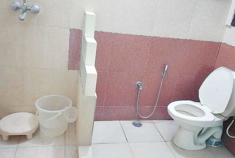 חדר דלוקס, Sajjan Niwas