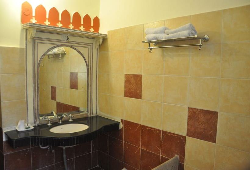 חדר דלוקס, Sajjan Niwas