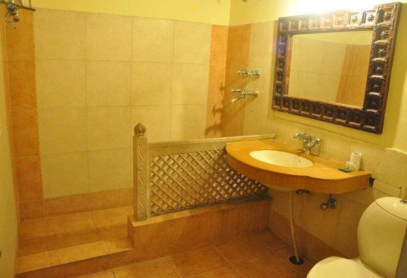 חדר דלוקס, Sajjan Niwas