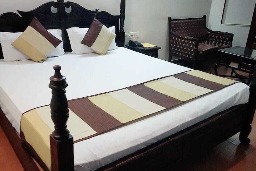 חדר דלוקס, Sajjan Niwas