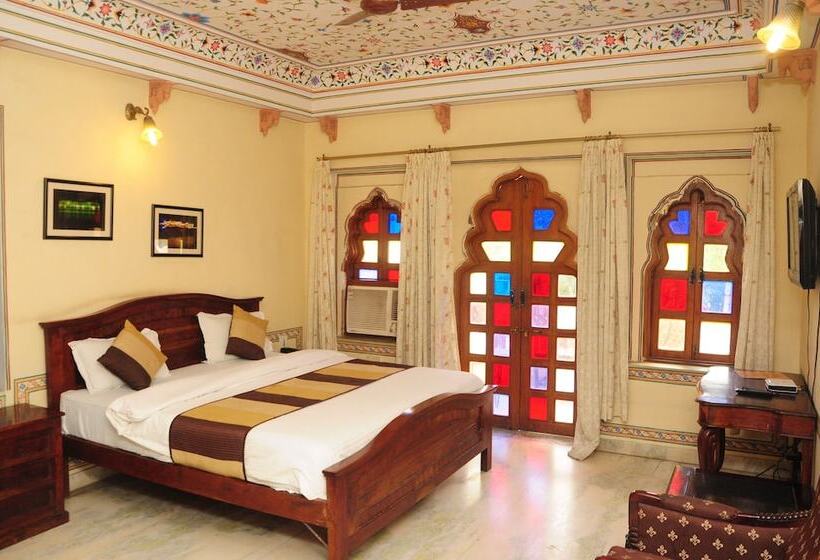 חדר דלוקס, Sajjan Niwas