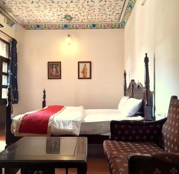 חדר דלוקס, Sajjan Niwas