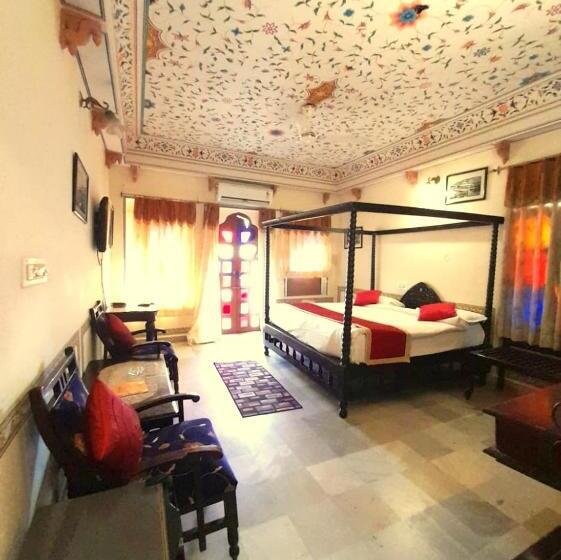 חדר דלוקס, Sajjan Niwas