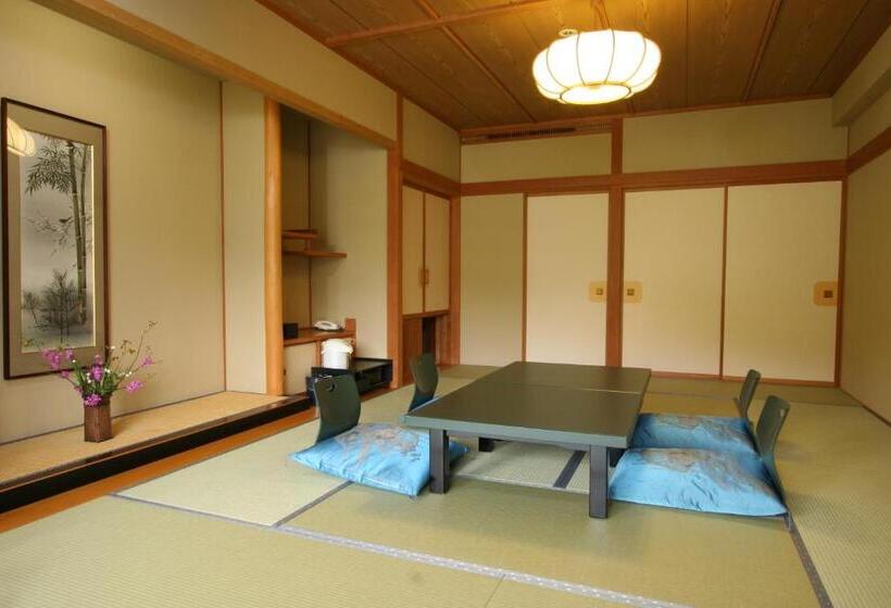 חדר סטנדרט לארבעה, Tateyama Prince