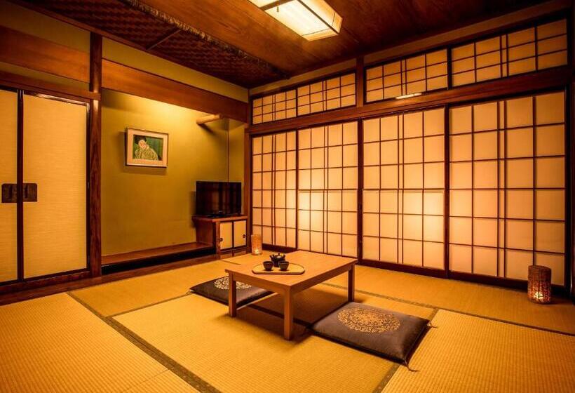 Quarto Triplo Economy, Ooedo Onsen Monogatari Unazuki Grand
