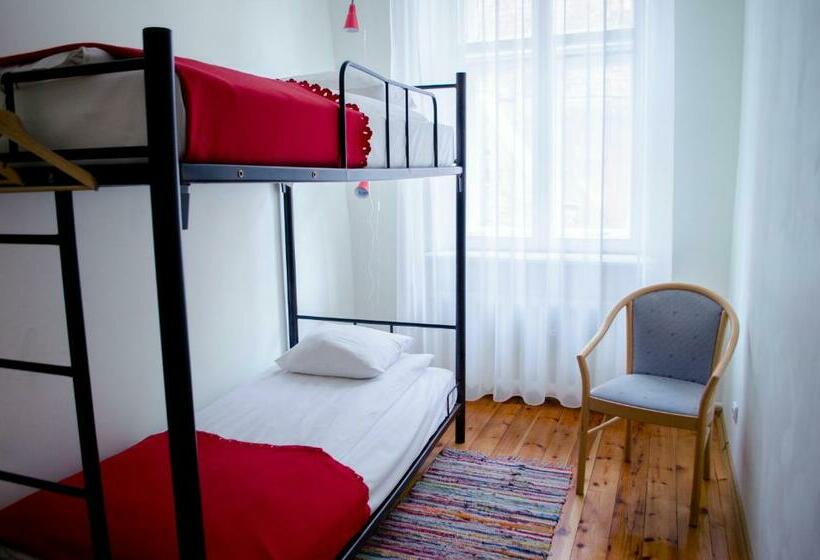 اتاق استاندارد, Red Nose Hostel With Self Check In
