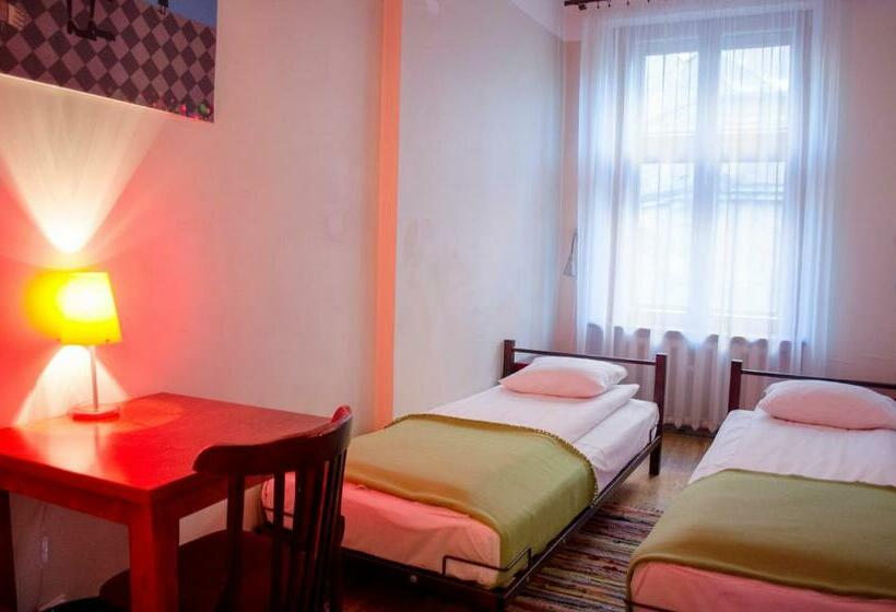 اتاق استاندارد, Red Nose Hostel With Self Check In