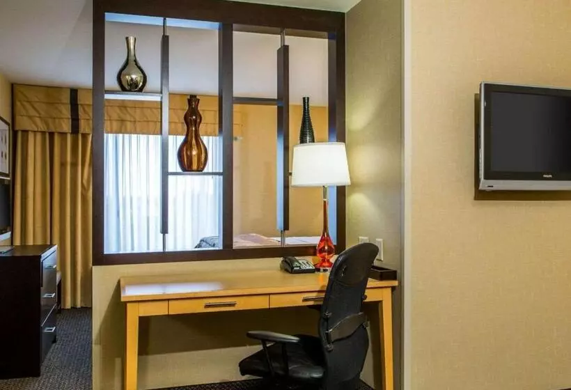 سوئیت با تخت بزرگ, Cambria Hotel Appleton