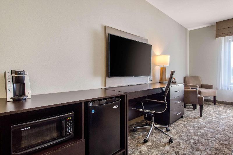 标准间, Fukuoka Toei