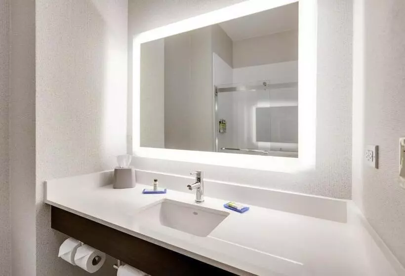 キングサイズベッドのスタンダードルーム, Holiday Inn Express Hotel & Suites Cleburne, An Ihg