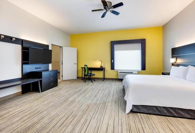 Люкс Кровать Кинг, Holiday Inn Express Hotel & Suites Cleburne, An Ihg