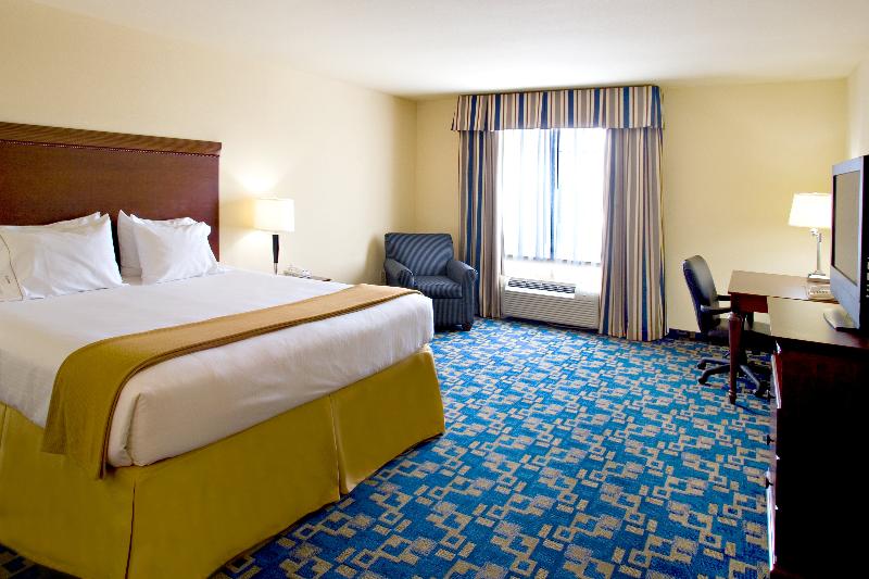 스탠다드 룸 킹사이즈 침대, Holiday Inn Express & Suites   Jourdanton Pleasanton, An Ihg
