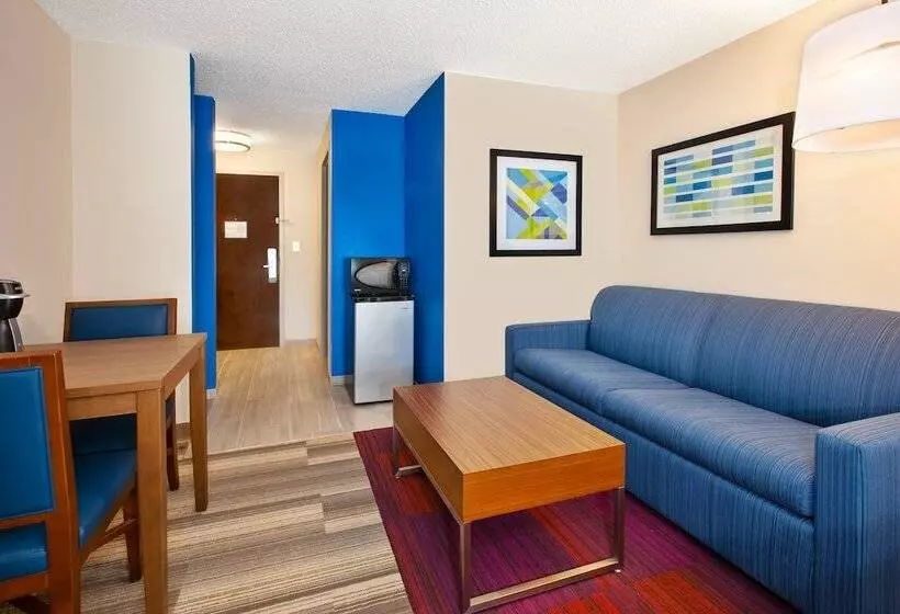 スイート, Holiday Inn Express Hotel & Suites Warrenton, An Ihg