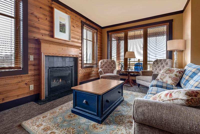 스위트 킹사이즈 침대, Holiday Inn Express Glen Rose, An Ihg