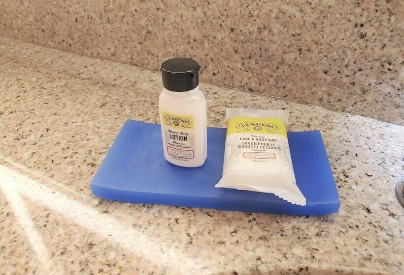 جناح, Holiday Inn Express & Suites Cheney, An Ihg