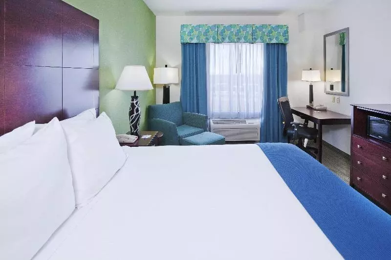 Standard-huone King-vuode, Holiday Inn Express & Suites Graham, An Ihg