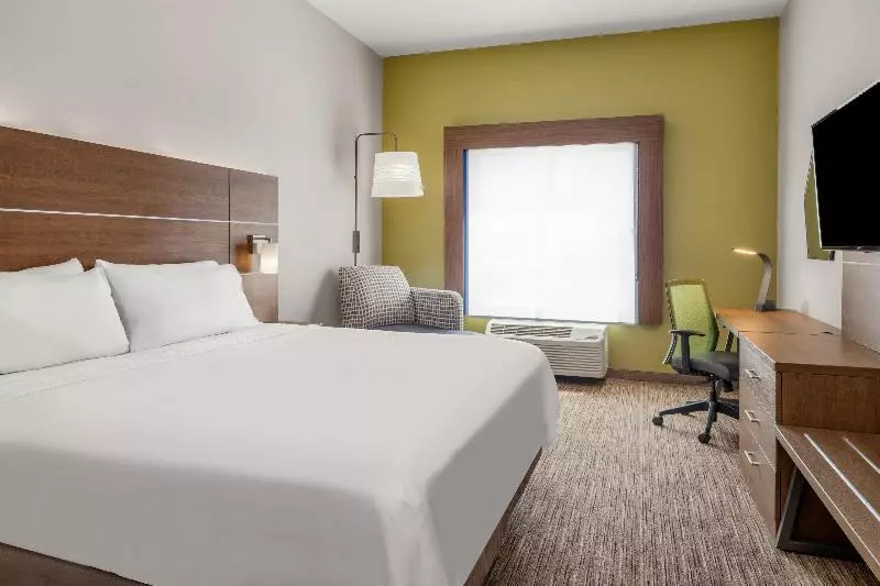 Standard-huone King-vuode, Holiday Inn Express & Suites Graham, An Ihg