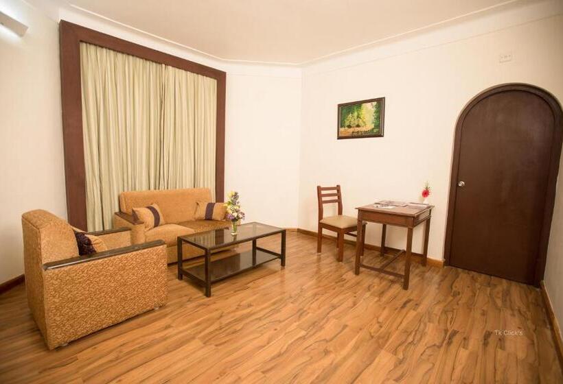 اتاق سوپریور, Kodai International