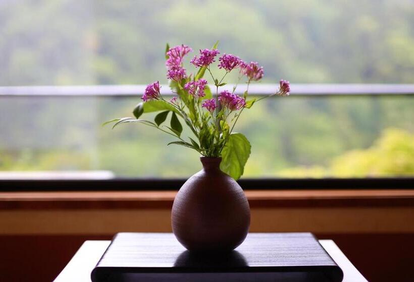 اتاق استاندارد با چشمانداز, Momijiya Honkan Takaosansou